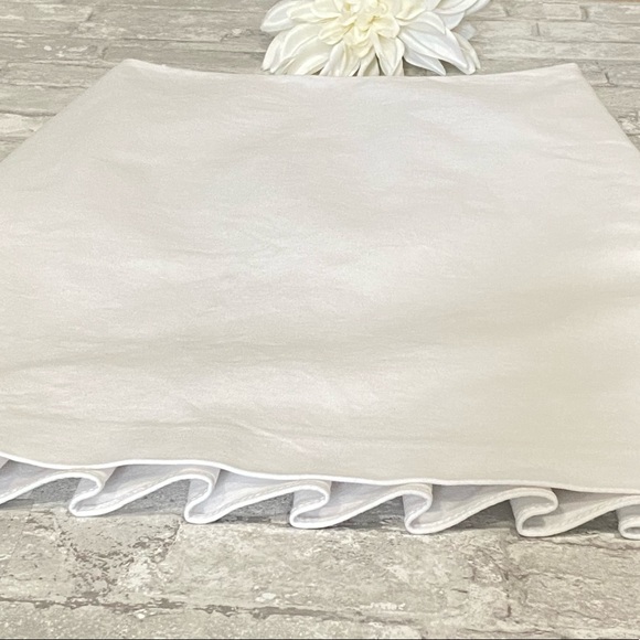 SOLD | 🔥SALE🔥 Guess by Marciano Ruffled White Pencil Skirt - Picture 7 of 16
